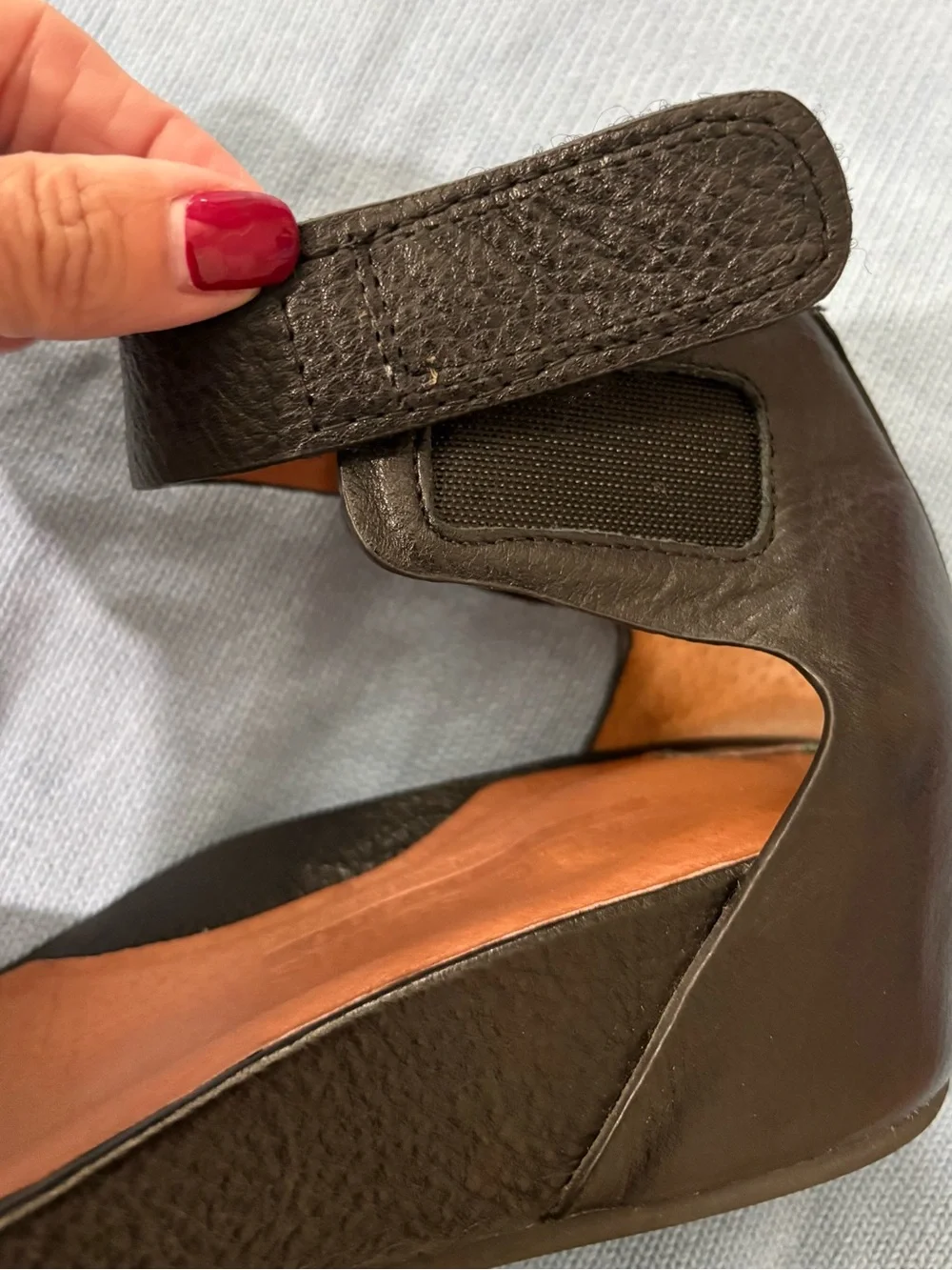 Kenneth Cole Gentle Soles Black Leather Ankle-Strap Wedge 7M